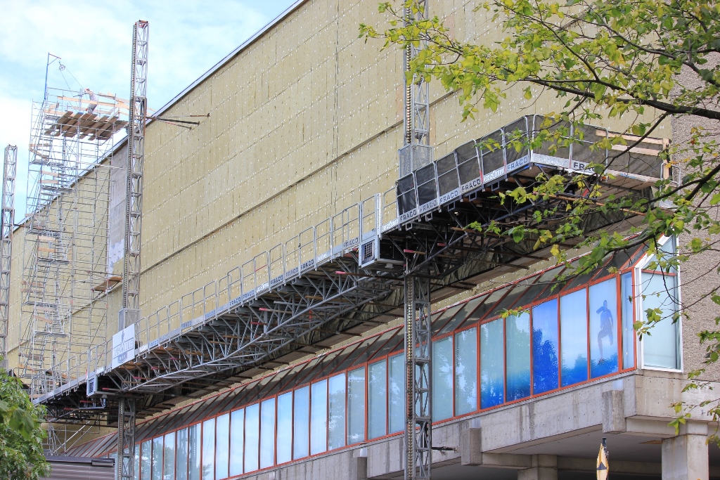 Fraco ACT-8 double mast configuration - Sporting Center of University of Montreal